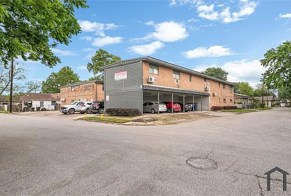 4811 Oakland St — Photo 34