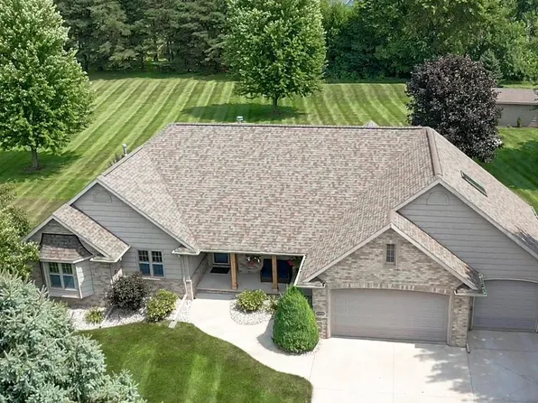 N4326 Red Leaf Dr, Appleton, WI 54913