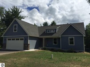 9897 Loons Call Dr, Traverse City, MI 49685