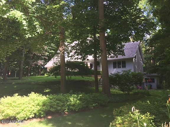 3rd image of 6977 Lakeshore Ct
