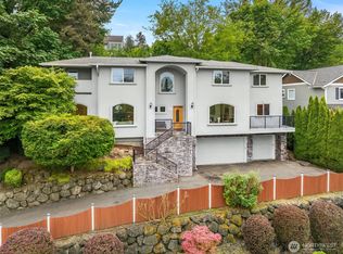 9021 Sand Point Way NE, Seattle, WA 98115