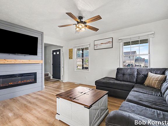 3rd image of 4507 Rolling Ridge Dr