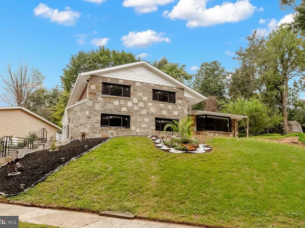 7101 N Mount Pleasant Pl, Philadelphia, PA 19119