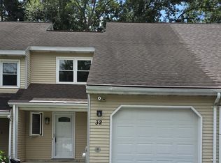 32 Old Coach Road, Clifton Park, NY 12065
