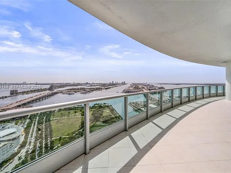 900 Biscayne Blvd #4006 — Photo 32