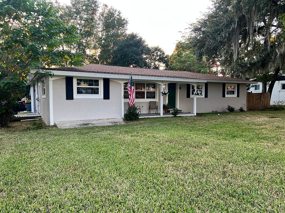 1st image of 1858 SE Lake Weir Ave