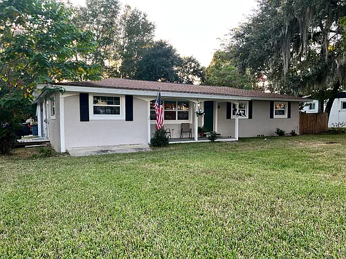 1858 SE Lake Weir Ave Photo 1