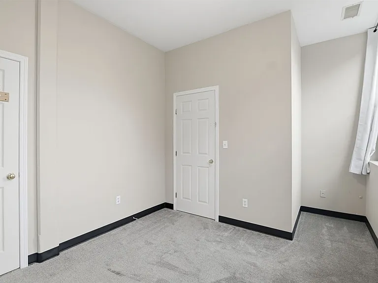 21 Linden St #212 — Photo 25