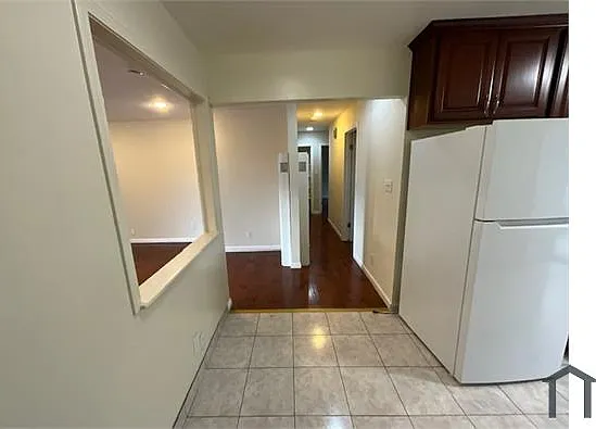 9866 Bancroft Ave — Photo 10