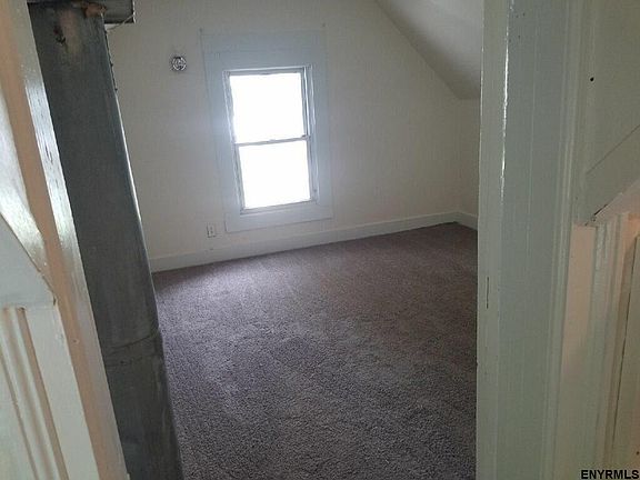 4th image of 2070 Delaware Tpke