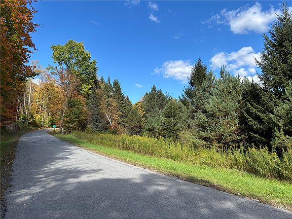 5th image of 16 Furman Mill Rd
