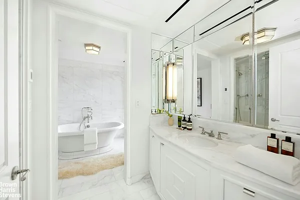 Bathroom, photo 5