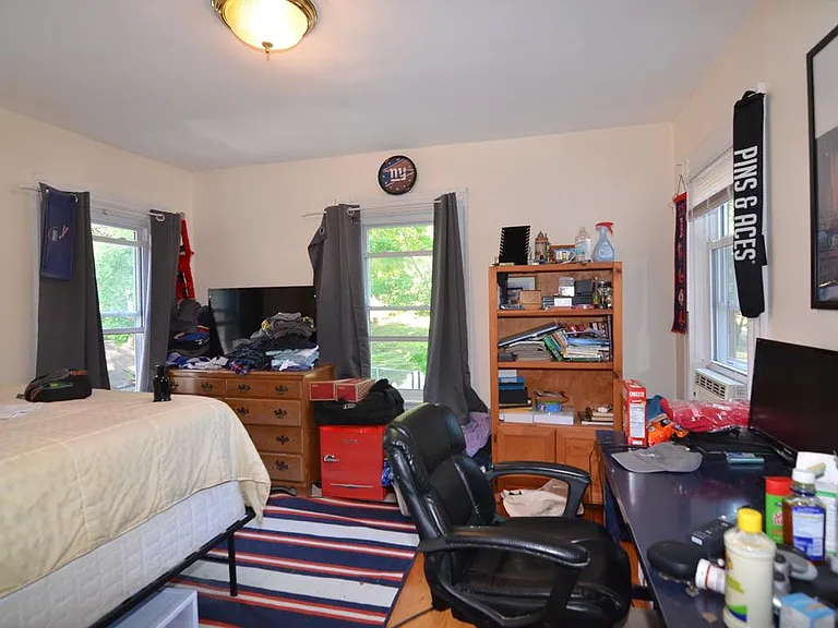 308 Belmont St — Photo 6
