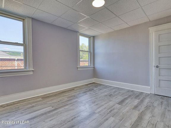 5th image of 137 Shoemaker St