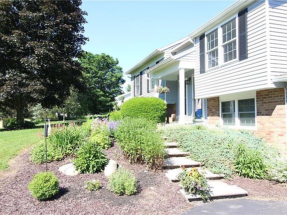 5th image of 104 Willowcrest Dr