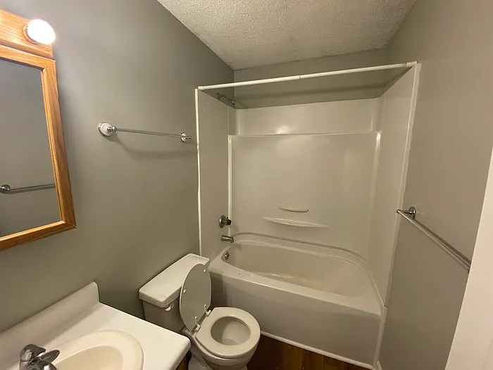 4326 Belcher St #B — Photo 8