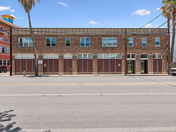 3rd image of 1339 S Flores #203