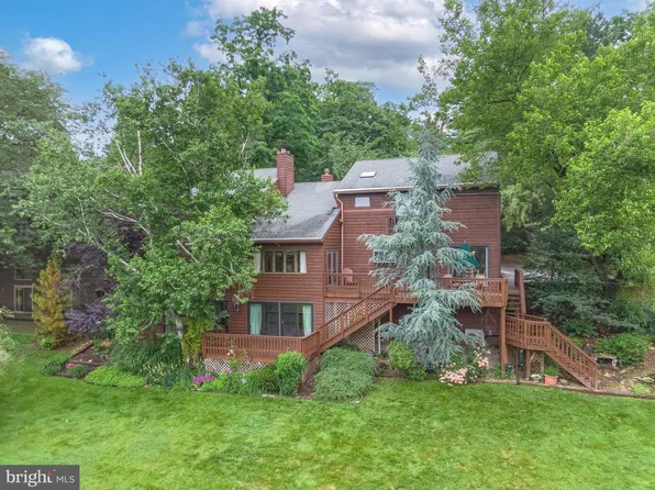 16 Golfview Ln, Reading, PA 19606