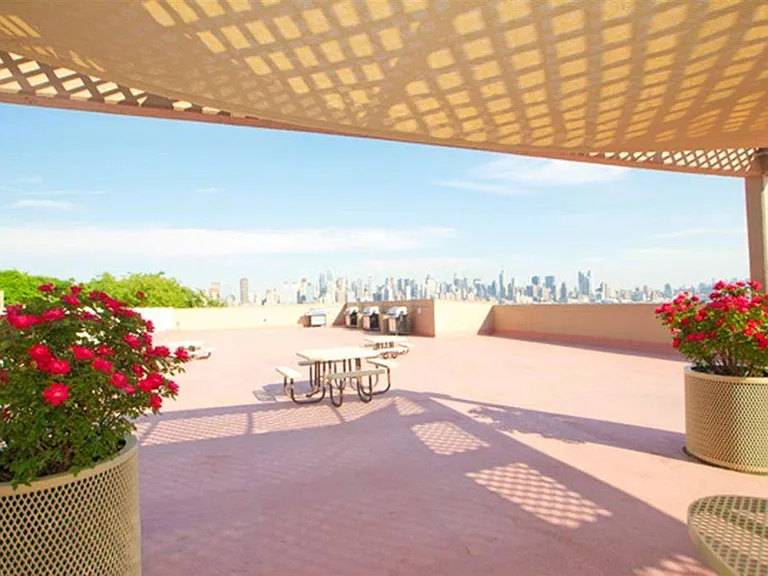6040 Kennedy Blvd E #8 — Photo 14