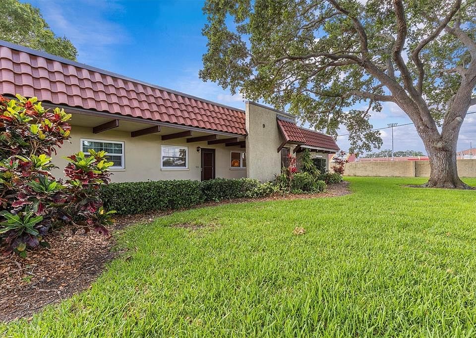 1st image of 1701 Pinehurst Rd APT 9G