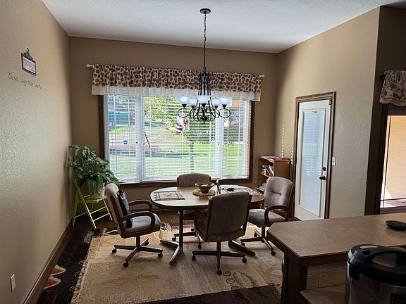 4th image of 2135 N Prairie View Ct