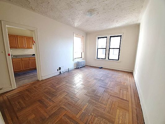 1st image of 15 E 18th St #E7