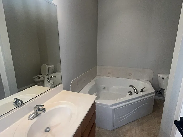 3023 W 63rd Ln — Photo 13