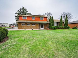 2239 Tuscarora Rd, Niagara Falls, NY 14304