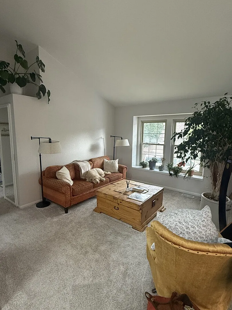 Cozy House In Quiet Neigborhood — Photo 3