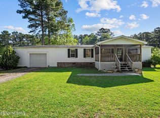316 Hinson Ln, Richlands, NC 28574
