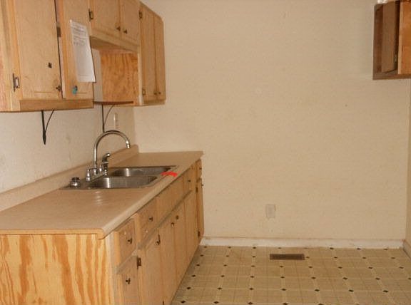 4th image of 163 Charles Dr