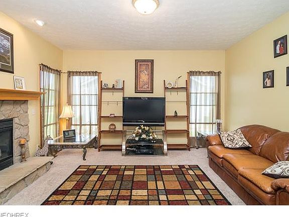 3rd image of 1239 Freeport Dr