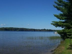 5th image of 19150 Lakeview Dr