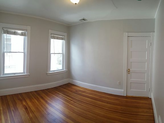 5th image of 46-48 Carrington Ave #2F