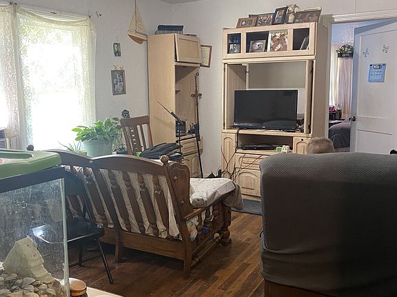 5th image of 22 Proctor Dr