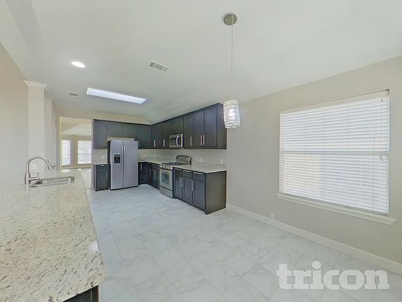 4th image of 4021 Chinaberry Dr