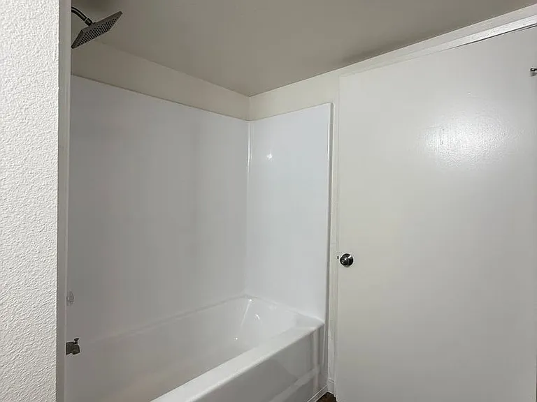 28465 Felix Valdez Ave — Photo 10