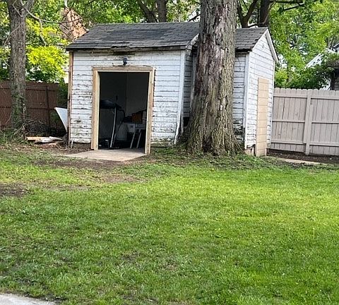 4th image of 1964 E 29th St