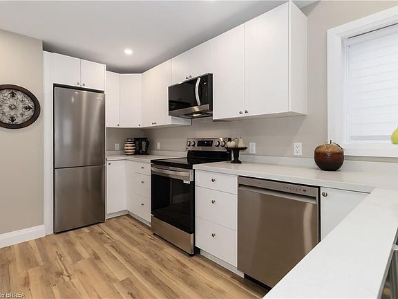 3rd image of 16 Mount Pleasant St