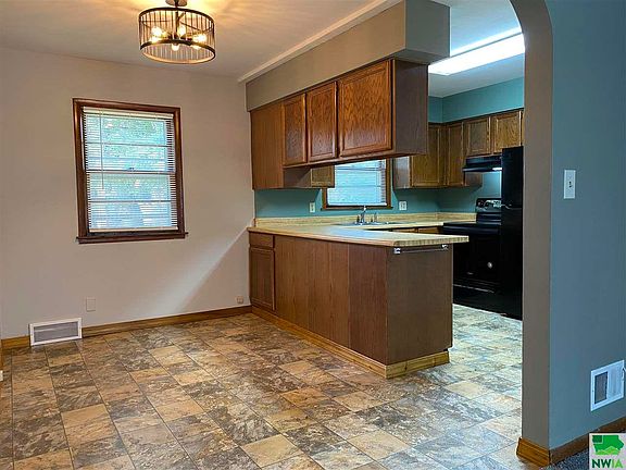 4th image of 437 N Lynn Dr