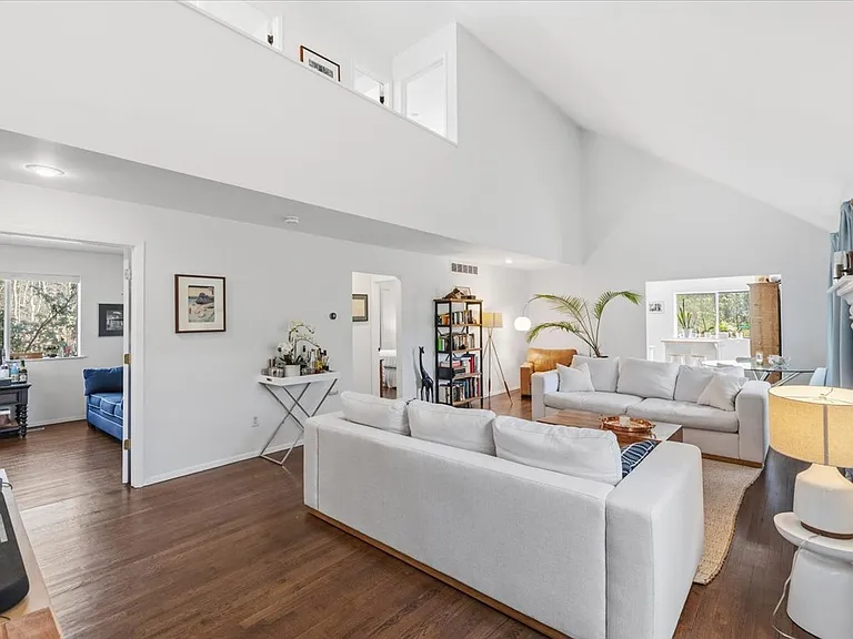 30 Oak Ln — Photo 5