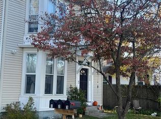 126 Washington St #1, Warwick, RI 02888