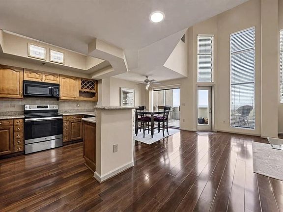 3rd image of 795 Hammond Dr APT 2407