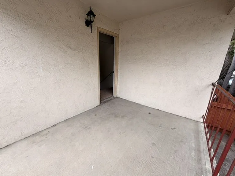 Dixon Townhouse — Photo 79