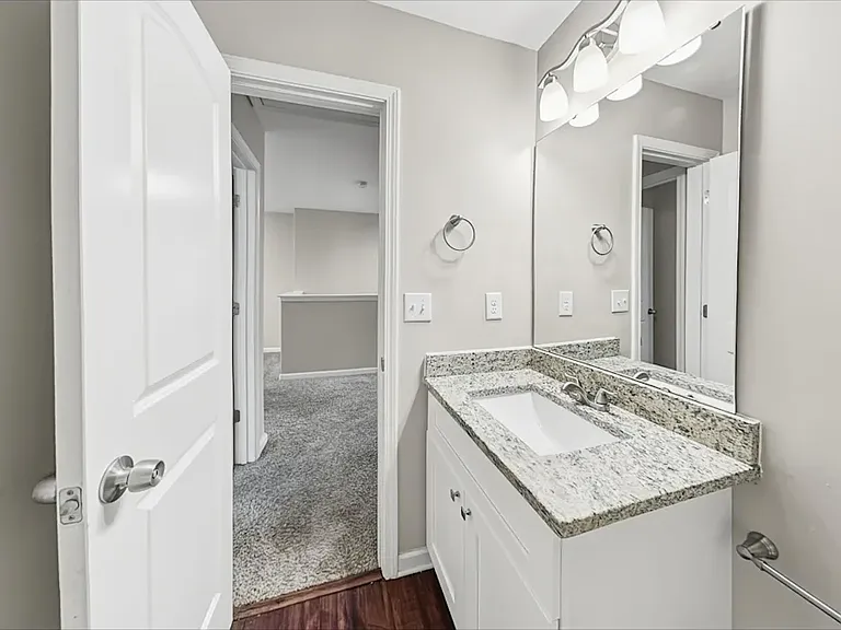 1381 Steven Dr — Photo 4