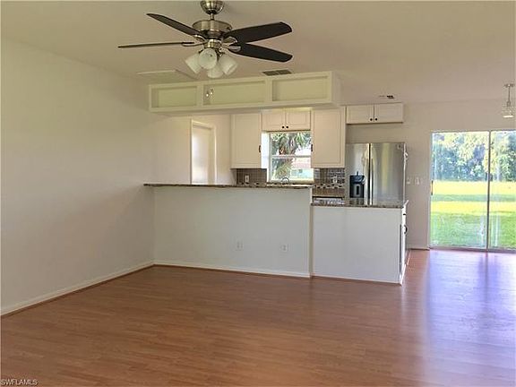 5th image of 225 Schoolside Dr