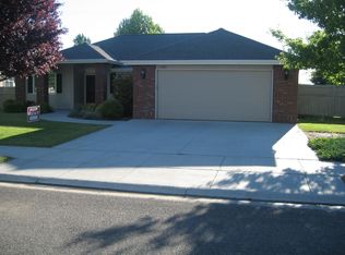 2389 N Waggle Pl, Meridian, ID 83646