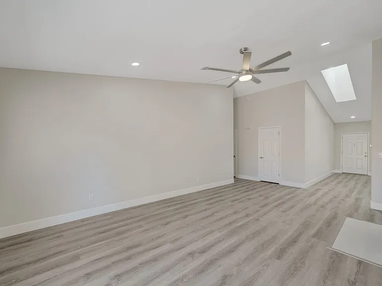 3120 Siena Cir — Photo 11