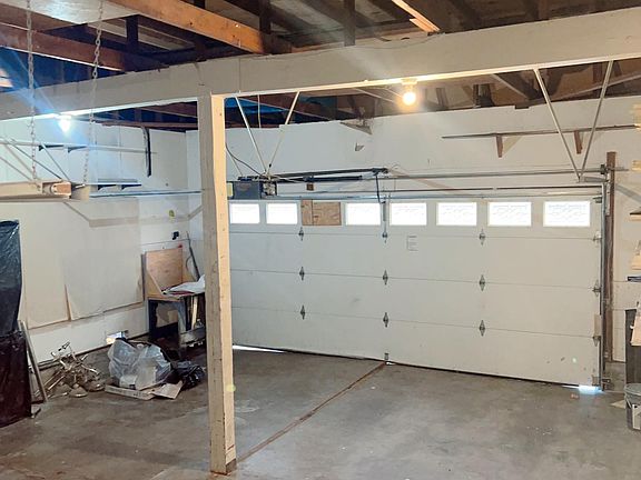 3rd image of 5017 Fray Ave