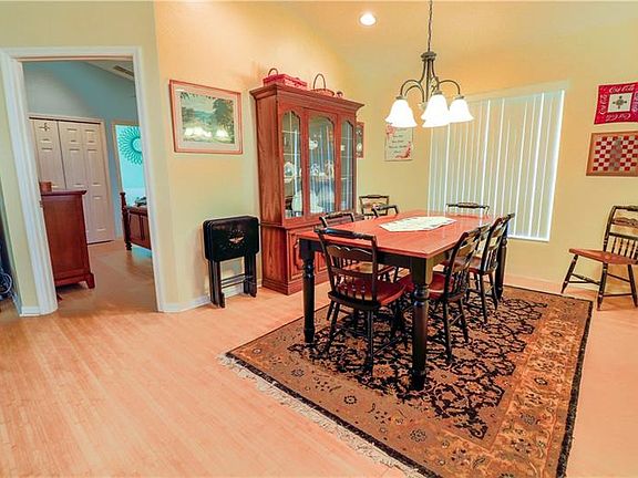 5th image of 336 Aylesbury Ln